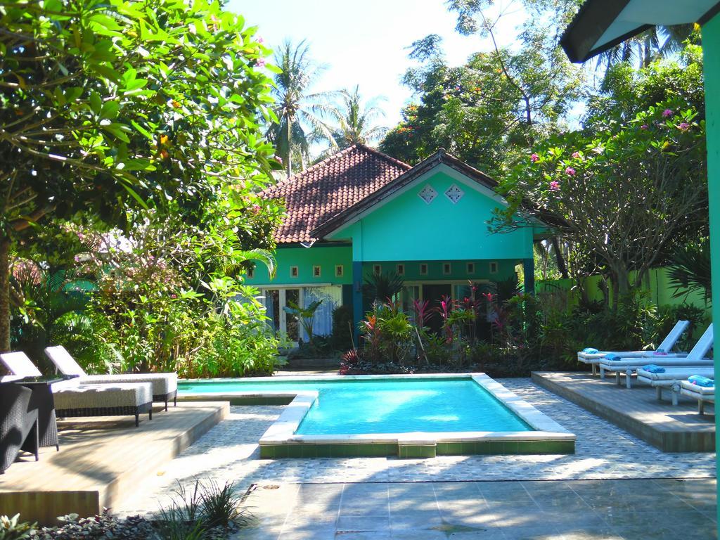 Lazy Monkey Hotel Senggigi Exterior photo