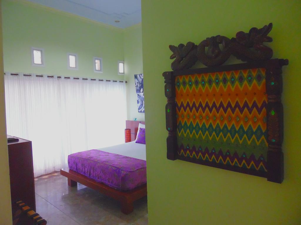 Lazy Monkey Hotel Senggigi Exterior photo