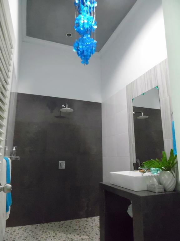 Lazy Monkey Hotel Senggigi Exterior photo