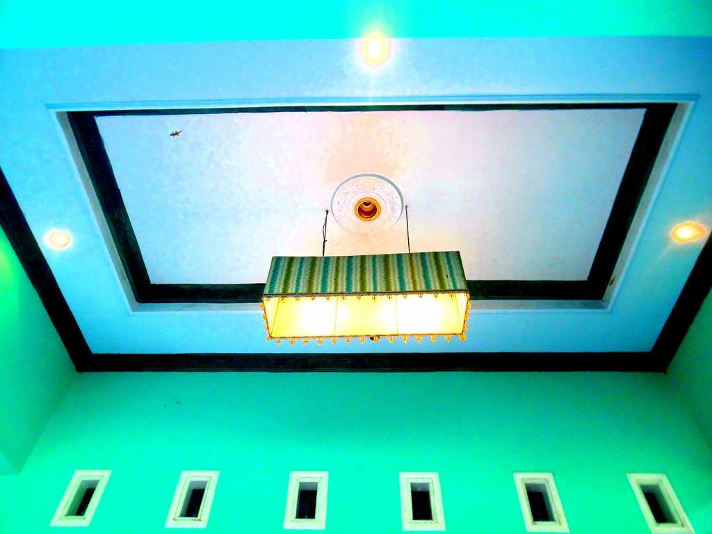 Lazy Monkey Hotel Senggigi Exterior photo