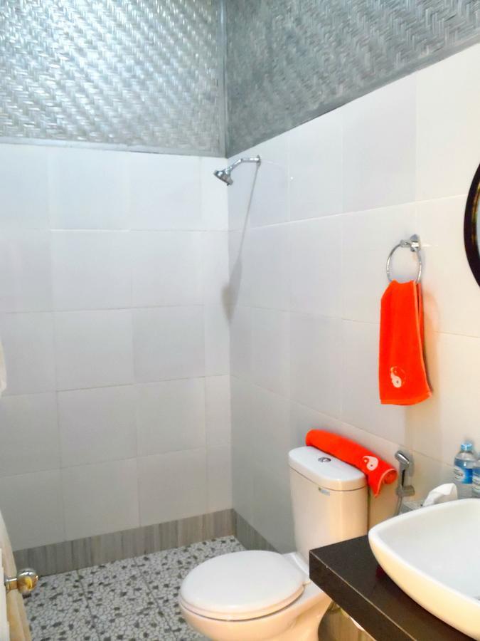 Lazy Monkey Hotel Senggigi Room photo